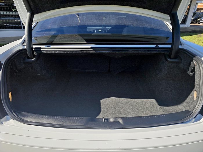 2021 Chrysler 300 SRT Core LX MY21 Bright White