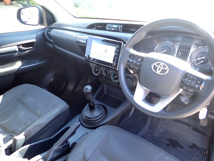 2021 TOYOTA HILUX WORKMATE WHITE