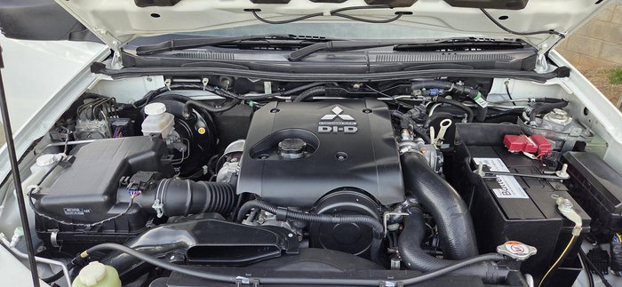 2014 Mitsubishi Triton GLX MN MY15 4X4 Dual Range White