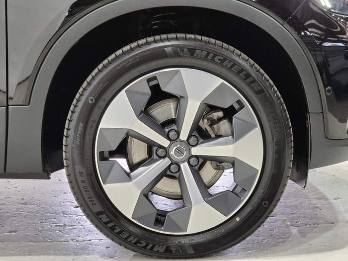 2023 Volvo XC40 Plus B4 MY23 Black Stone
