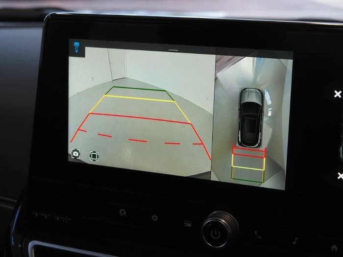 2025 Mahindra XUV3XO AX7L