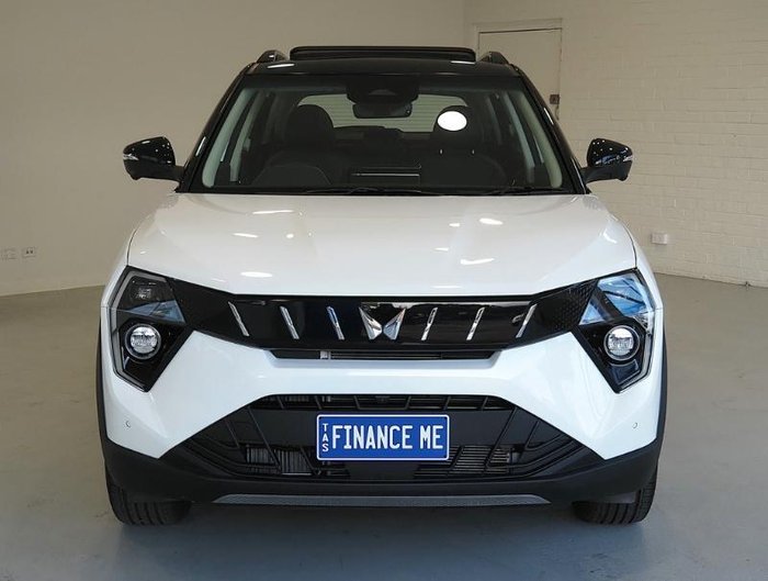 2025 Mahindra XUV3XO AX7L