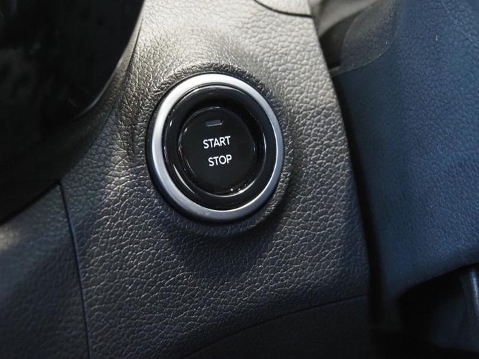 2025 Mahindra XUV3XO AX7L