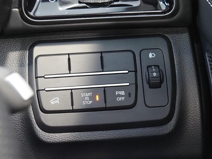 2025 Mahindra XUV3XO AX7L