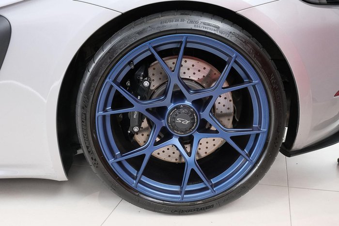 2023 Porsche 718 Cayman GT4 RS