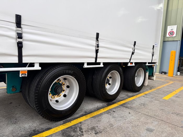2015 Maxitrans St3 18 Pallet Drop Deck Curtain Sider, 1 X 20 Pins