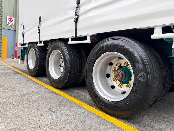 2015 Maxitrans St3 18 Pallet Drop Deck Curtain Sider, 1 X 20 Pins