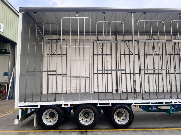 2015 Maxitrans St3 18 Pallet Drop Deck Curtain Sider, 1 X 20 Pins