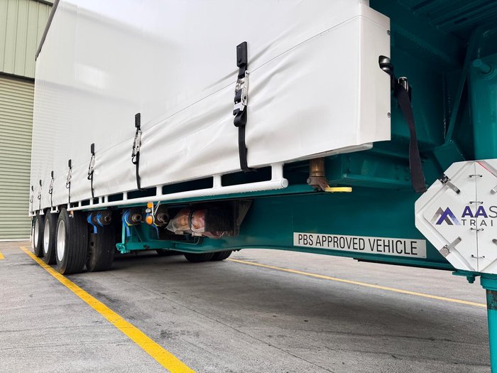 2015 Maxitrans St3 18 Pallet Drop Deck Curtain Sider, 1 X 20 Pins