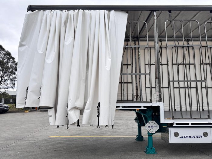 2015 Maxitrans St3 18 Pallet Drop Deck Curtain Sider, 1 X 20 Pins