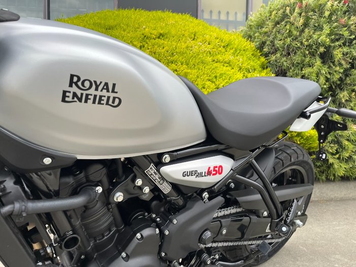 2025 Royal Enfield Guerrilla 450 Smoke Silver