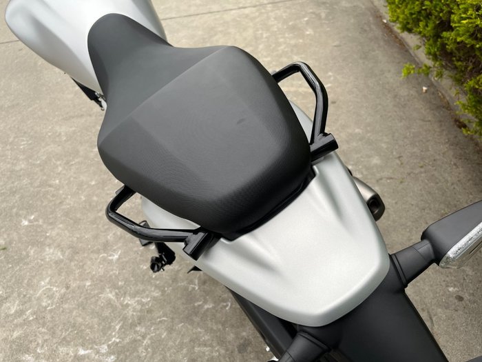 2025 Royal Enfield Guerrilla 450 Smoke Silver