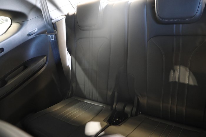 2025 Isuzu MU-X LS-T