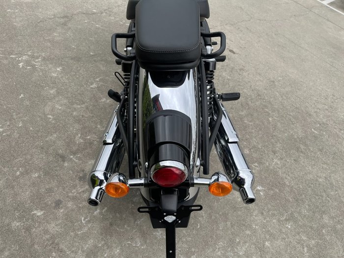 2025 Royal Enfield CLASSIC 650 Black