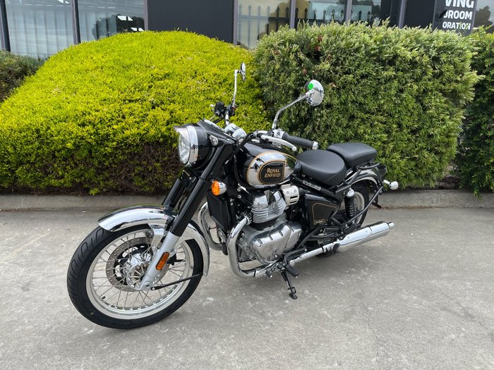 2025 Royal Enfield CLASSIC 650 Black