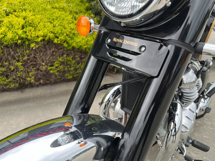 2025 Royal Enfield CLASSIC 650 Black