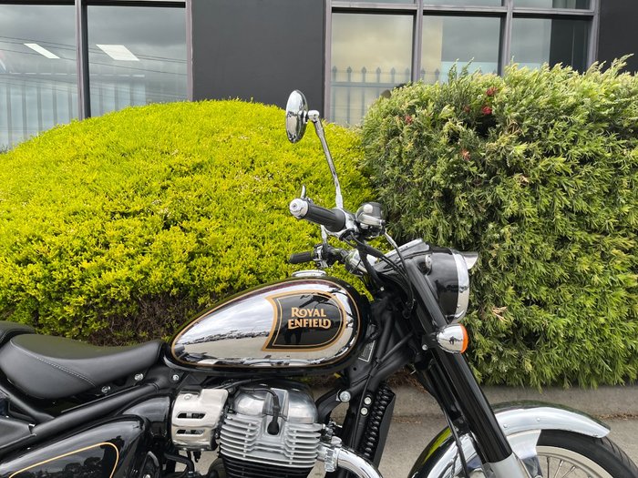 2025 Royal Enfield CLASSIC 650 Black