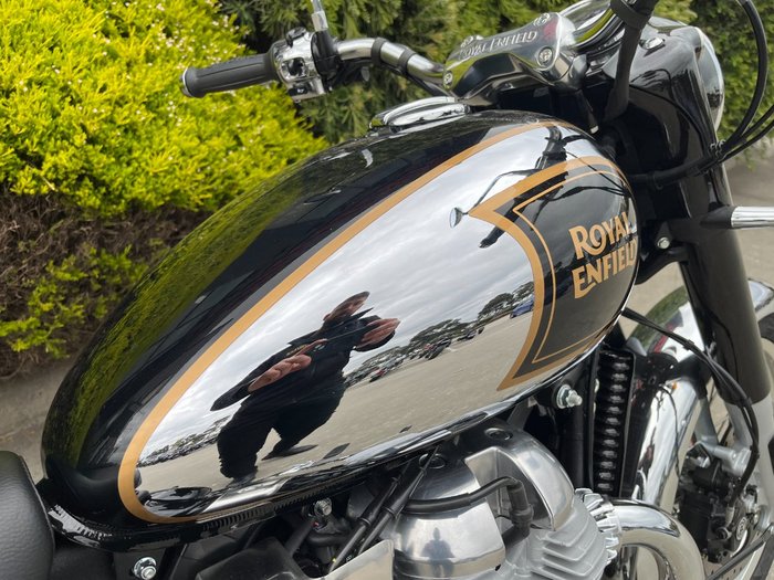 2025 Royal Enfield CLASSIC 650 Black