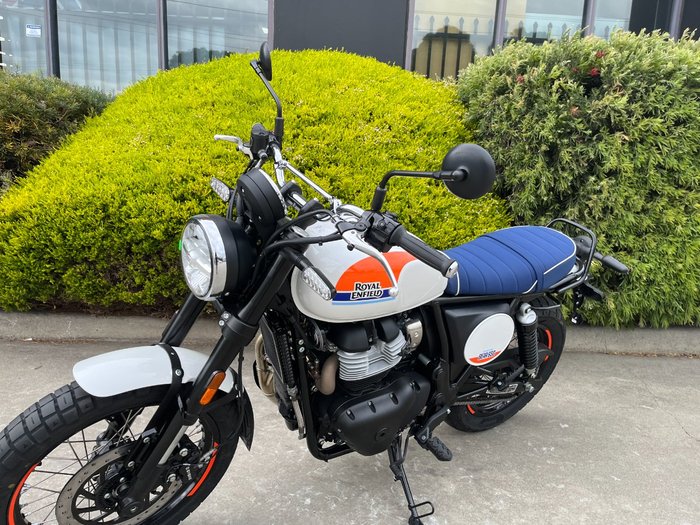 2025 Royal Enfield 2025 650CC INTERCEPTOR BEAR 650 Road White