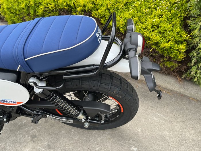 2025 Royal Enfield 2025 650CC INTERCEPTOR BEAR 650 Road White