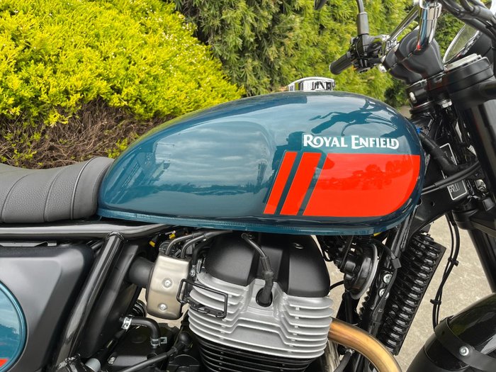 2025 Royal Enfield 2025 650CC INTERCEPTOR BEAR 650 Road Petrol Green