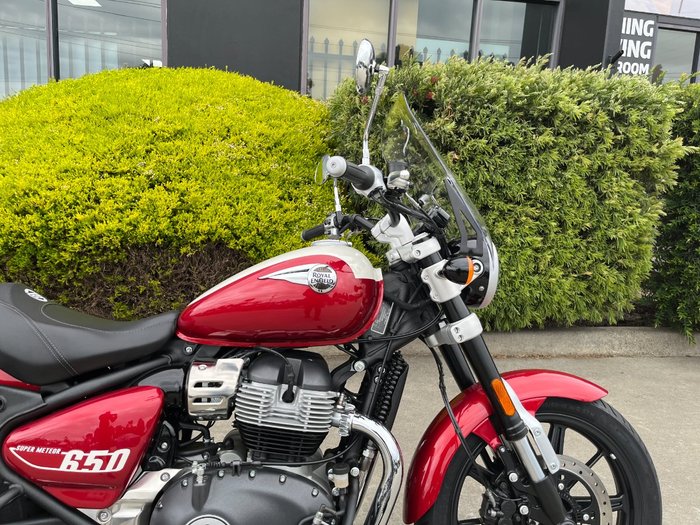 2025 Royal Enfield SUPER METEOR 650 Red