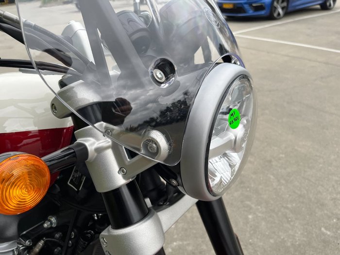 2025 Royal Enfield SUPER METEOR 650 Red