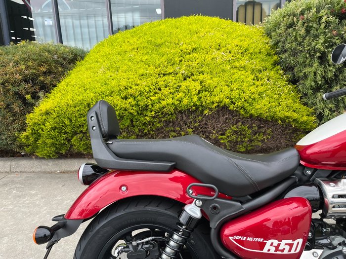 2025 Royal Enfield SUPER METEOR 650 Red