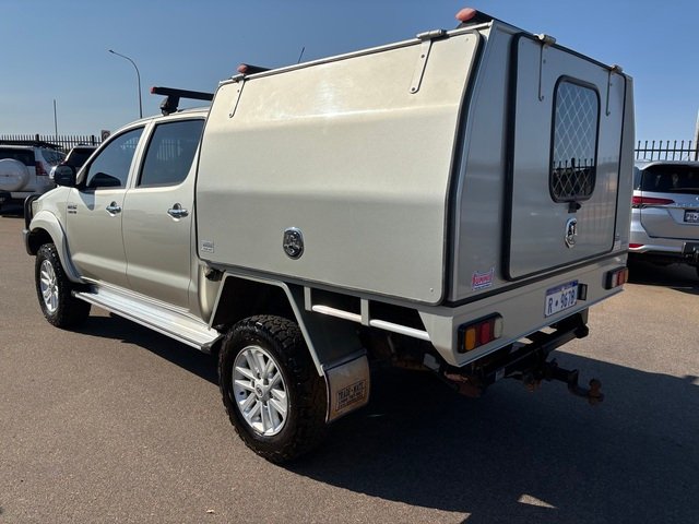 2011 TOYOTA HILUX