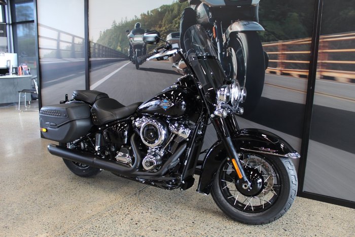 2025 Harley-davidson FLHC HERITAGE CLASSIC (117) VIVID BLACK