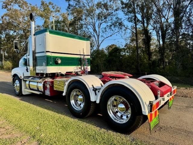 2006 Kenworth T401 36-Inch Bunk, Cat C12 430Hp,18Sp 