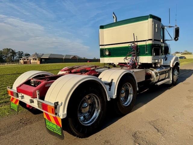 2006 Kenworth T401 36-Inch Bunk, Cat C12 430Hp,18Sp 