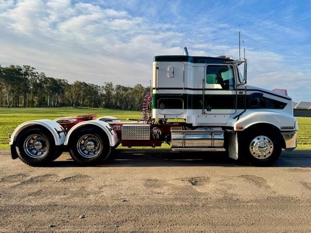 2006 Kenworth T401 36-Inch Bunk, Cat C12 430Hp,18Sp 