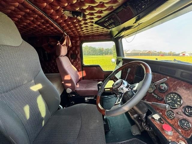 2006 Kenworth T401 36-Inch Bunk, Cat C12 430Hp,18Sp 