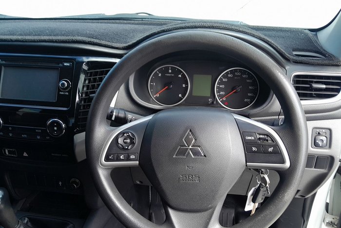 2017 Mitsubishi Triton GLX