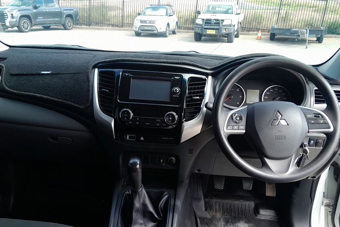 2017 Mitsubishi Triton GLX