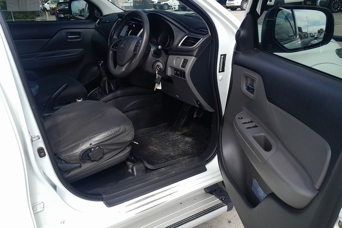 2017 Mitsubishi Triton GLX