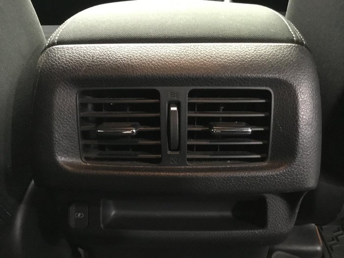 2021 Nissan Navara ST