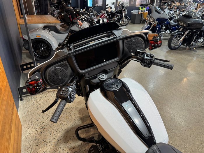 2025 Harley-davidson FLHX STREET GLIDE (117) WHITE ONYX PEARL
