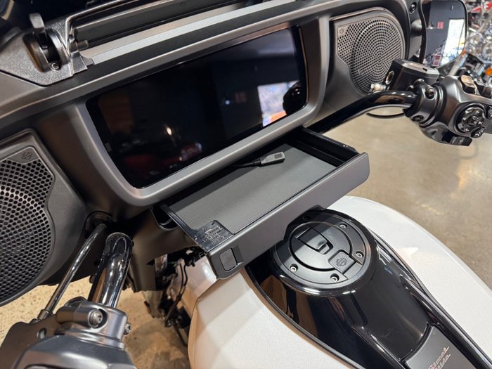 2025 Harley-davidson FLHX STREET GLIDE (117) WHITE ONYX PEARL