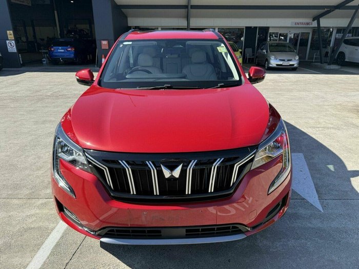 2023 Mahindra XUV700 AX7