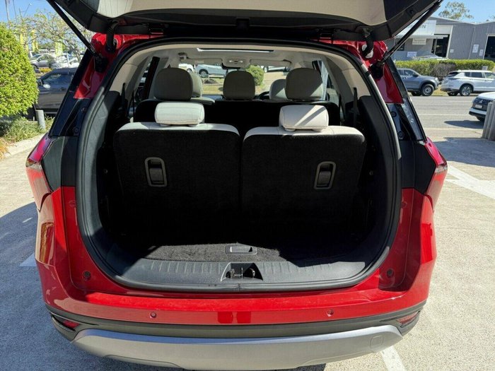 2023 Mahindra XUV700 AX7