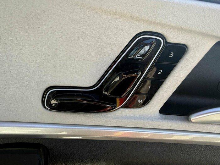 2023 Mahindra XUV700 AX7