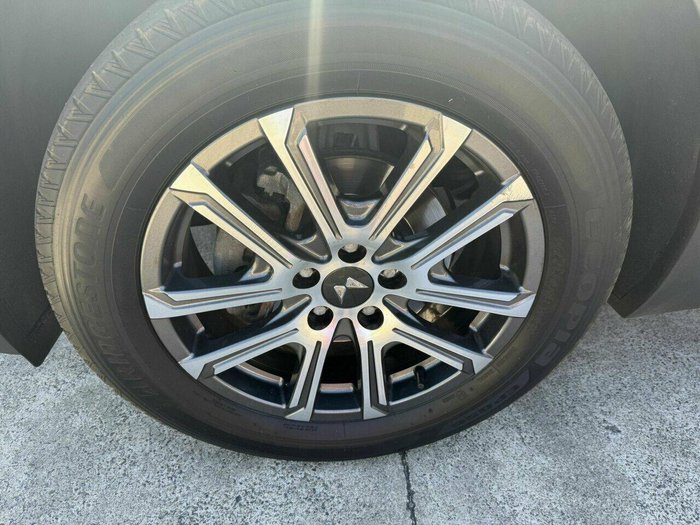 2023 Mahindra XUV700 AX7