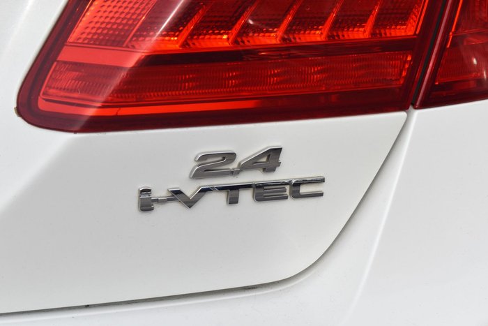 2015 Honda Accord VTi-S 9th Gen MY15 White Orchid