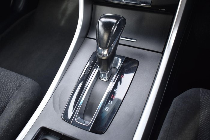 2015 Honda Accord VTi-S 9th Gen MY15 White Orchid