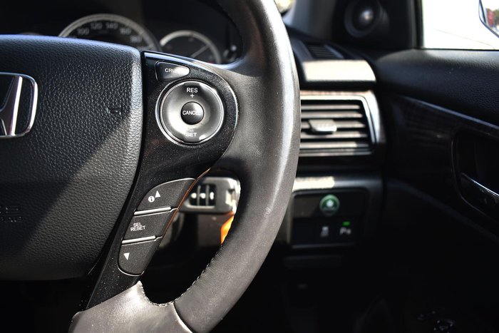 2015 Honda Accord VTi-S 9th Gen MY15 White Orchid