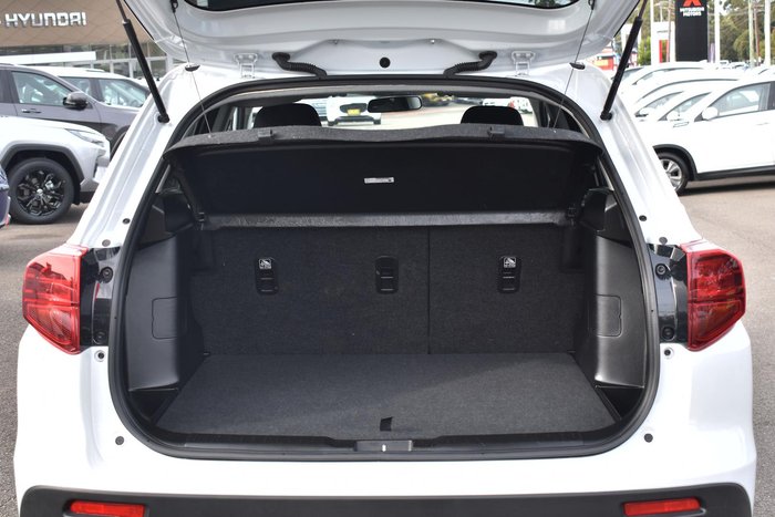 2023 Suzuki Vitara LY Series II Cool White