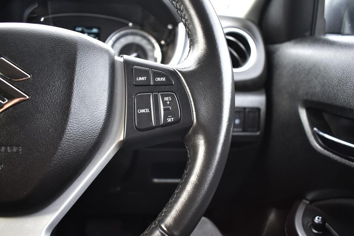 2023 Suzuki Vitara LY Series II Cool White