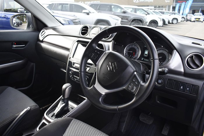 2023 Suzuki Vitara LY Series II Cool White